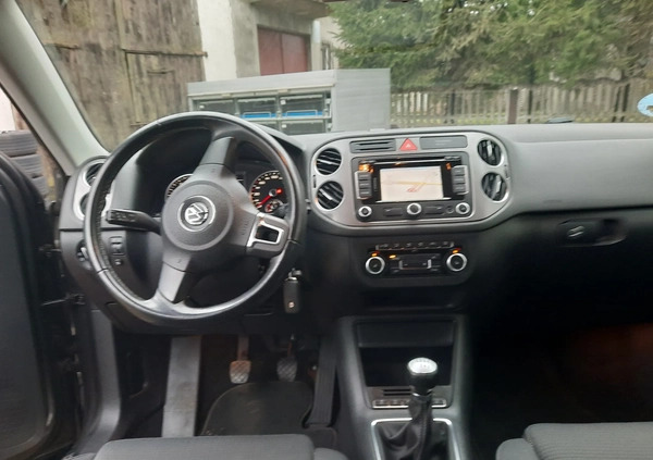 Volkswagen Tiguan cena 35900 przebieg: 208000, rok produkcji 2011 z Olsztyn małe 79